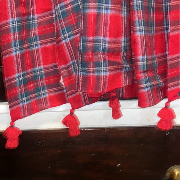 Vineyard Vines Nantucket Tartan Tassel Scarf - Picture 3 of 4